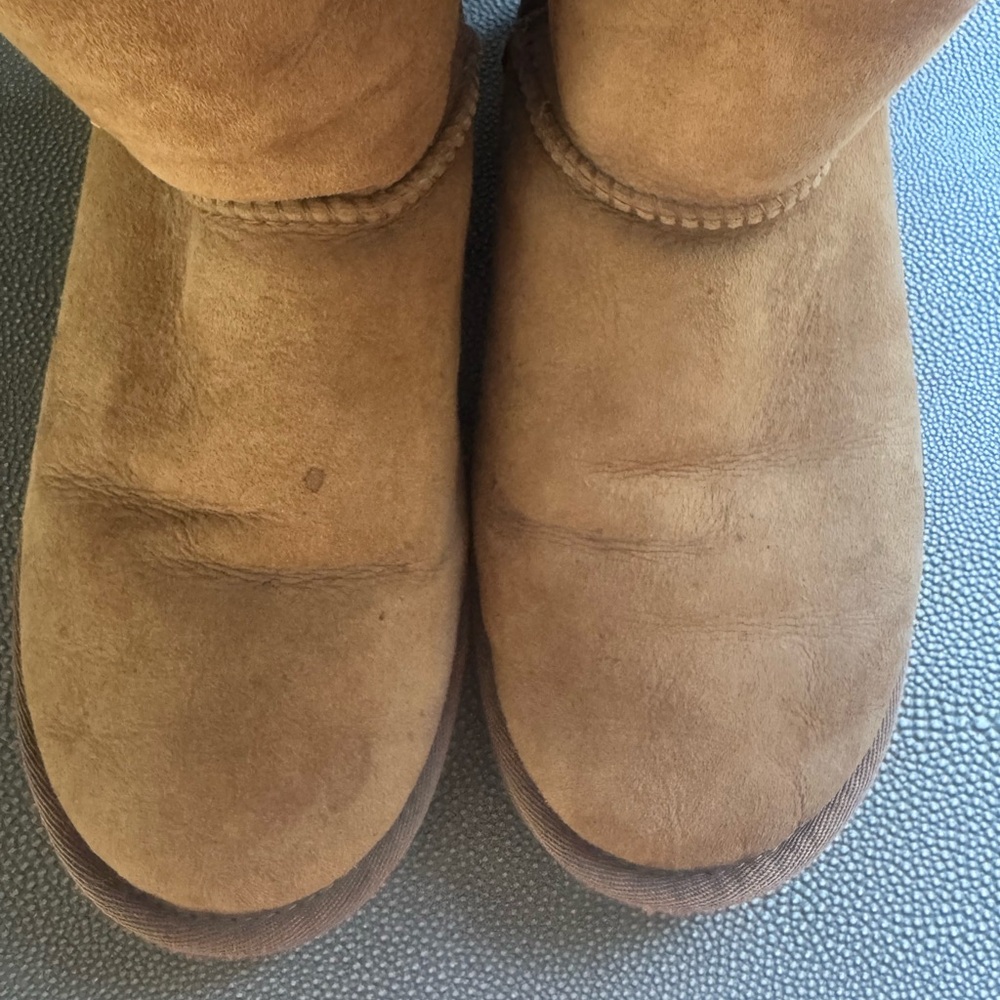 UGG Classic Short II Boots Size 6